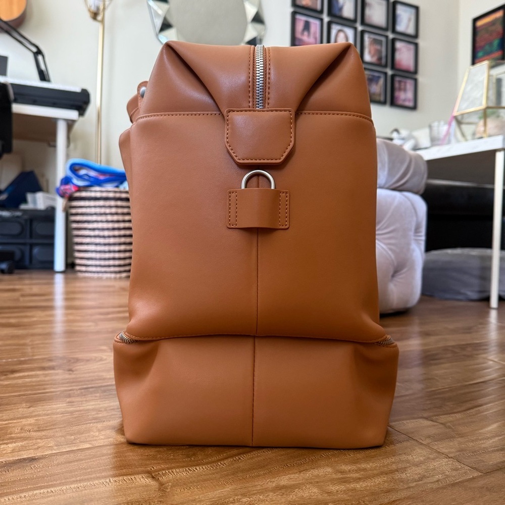 Monos Tan Vegan Leather Metro Weekender Bag - Picture 4 of 9